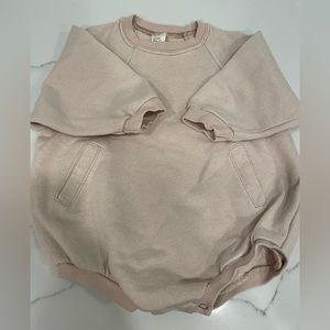 Unisex baby sweatshirt romper in neutral color